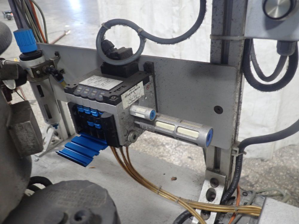 Arma Co Feed Station