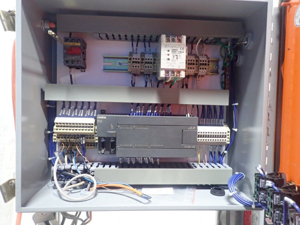 Arma Co Feed Station