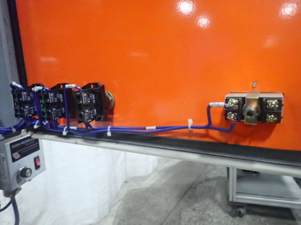 Arma Co Feed Station