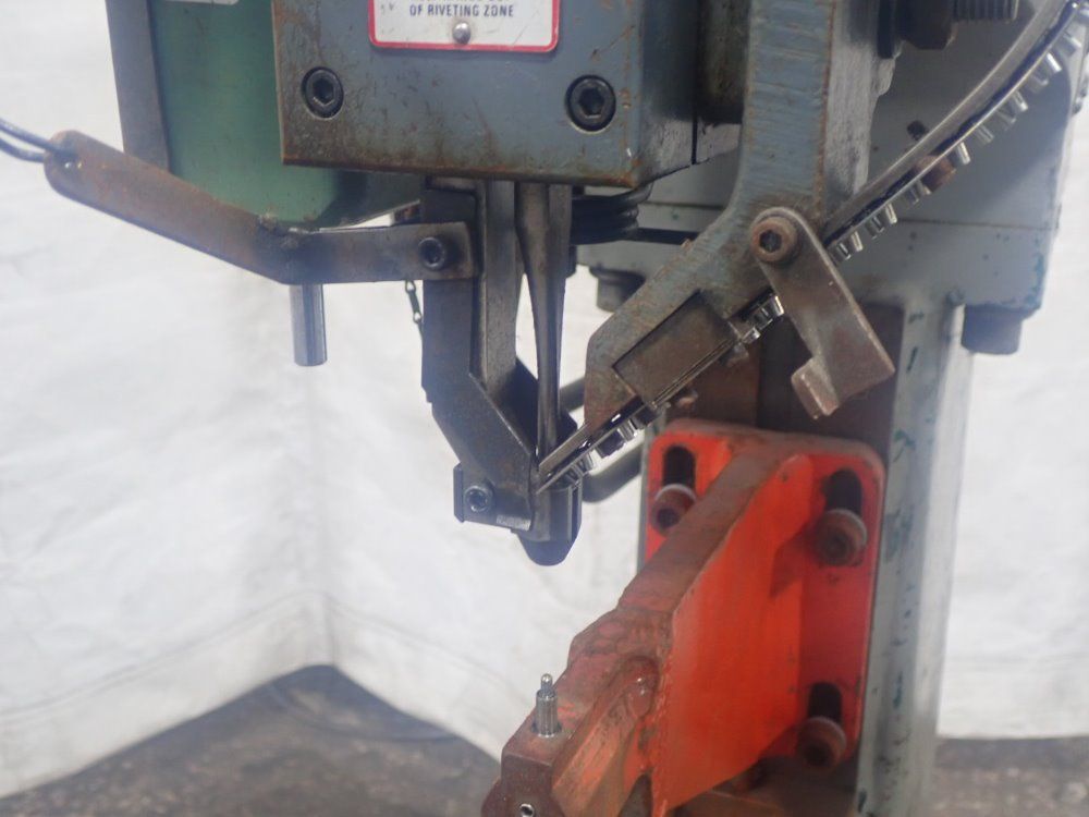 National Rivet & Mfg Riveter