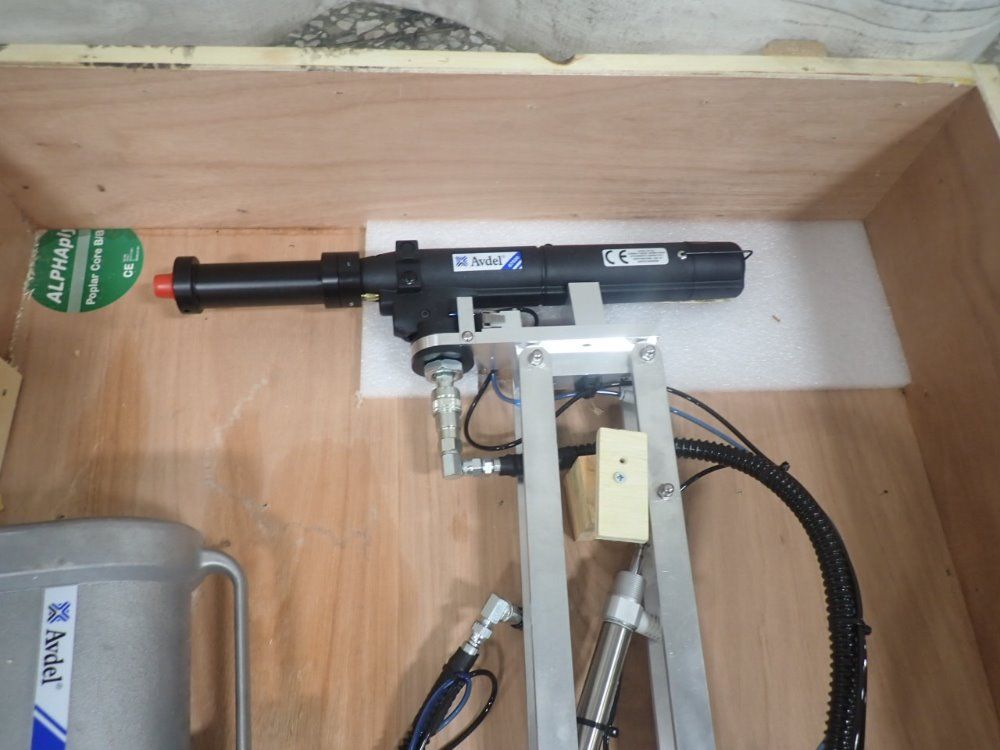 Avdel/pop Pantograph Workstation