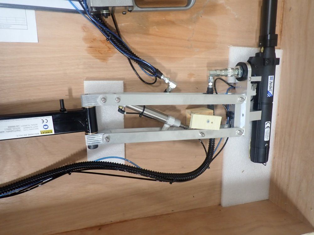 Avdel/pop Pantograph Workstation