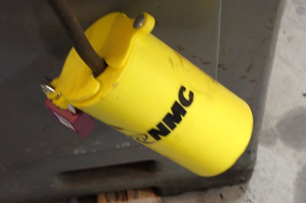 Gardner Machine 15" X 8" Surface Grinder - 1015