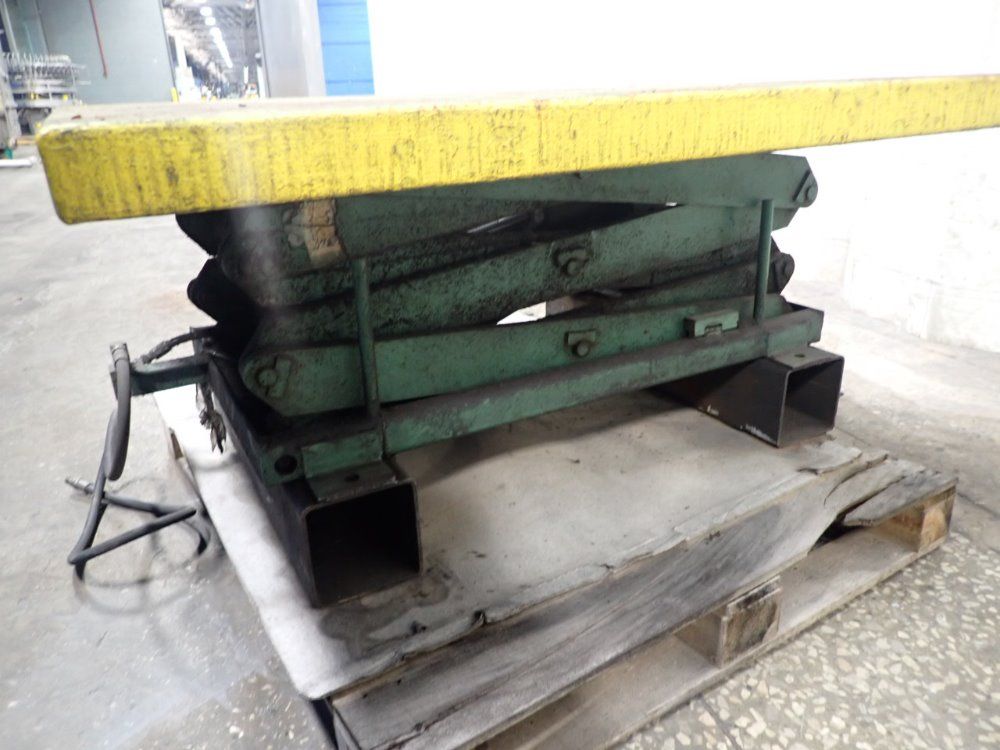 American Mfg Scissor Lift Table