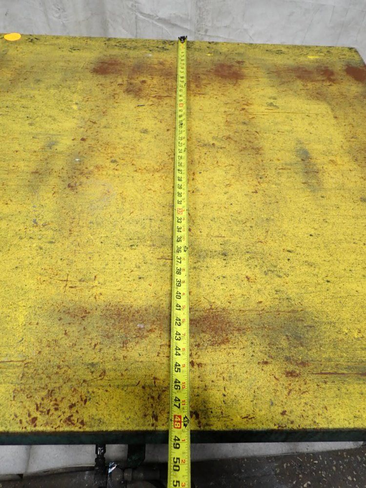 American Mfg Scissor Lift Table