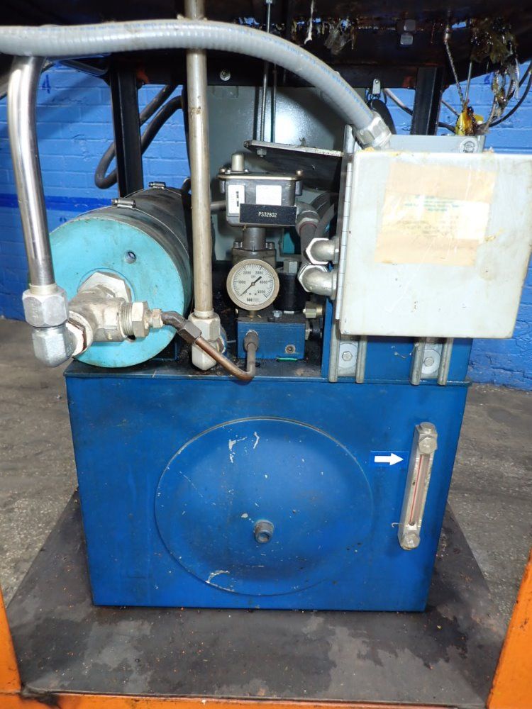 Berlyn Screw Extruder - B0m2500