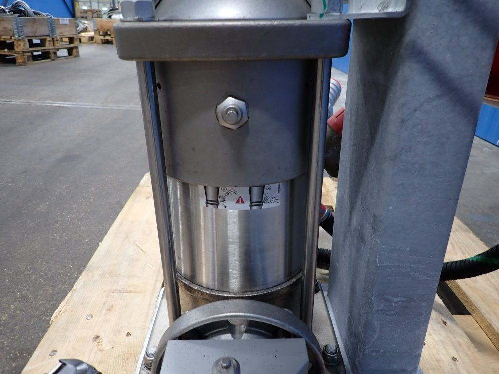 Grundfos Sealed Expansion Vessel - A96909422p11204