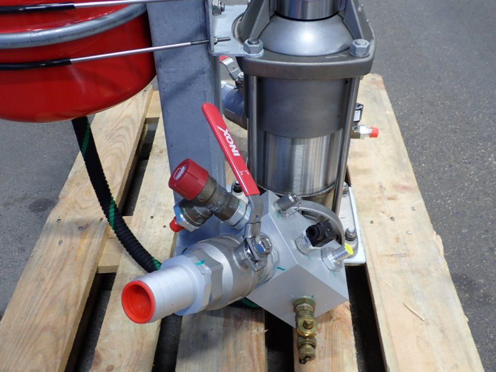 Grundfos Sealed Expansion Vessel - A96909422p11204