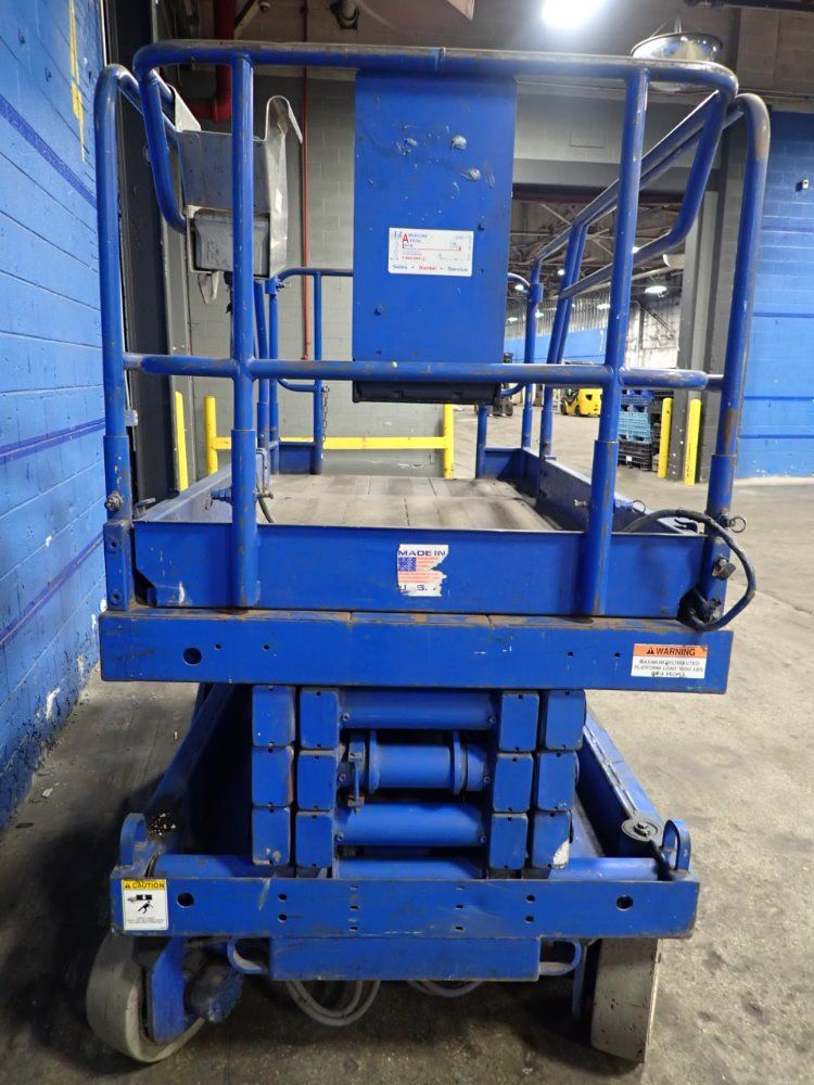 Upright Inc. 1000# Upright Inc. 66100-000/26n Electric Scissor Lift - 66100-000/26n