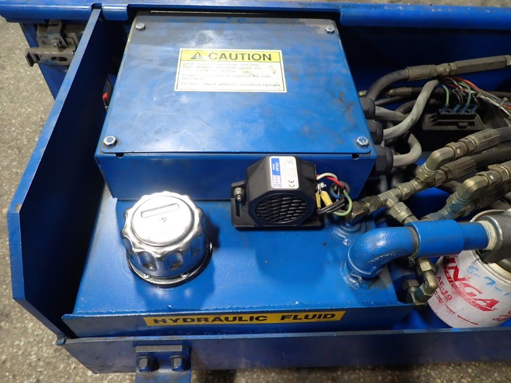 Upright Inc. 1000# Upright Inc. 66100-000/26n Electric Scissor Lift - 66100-000/26n