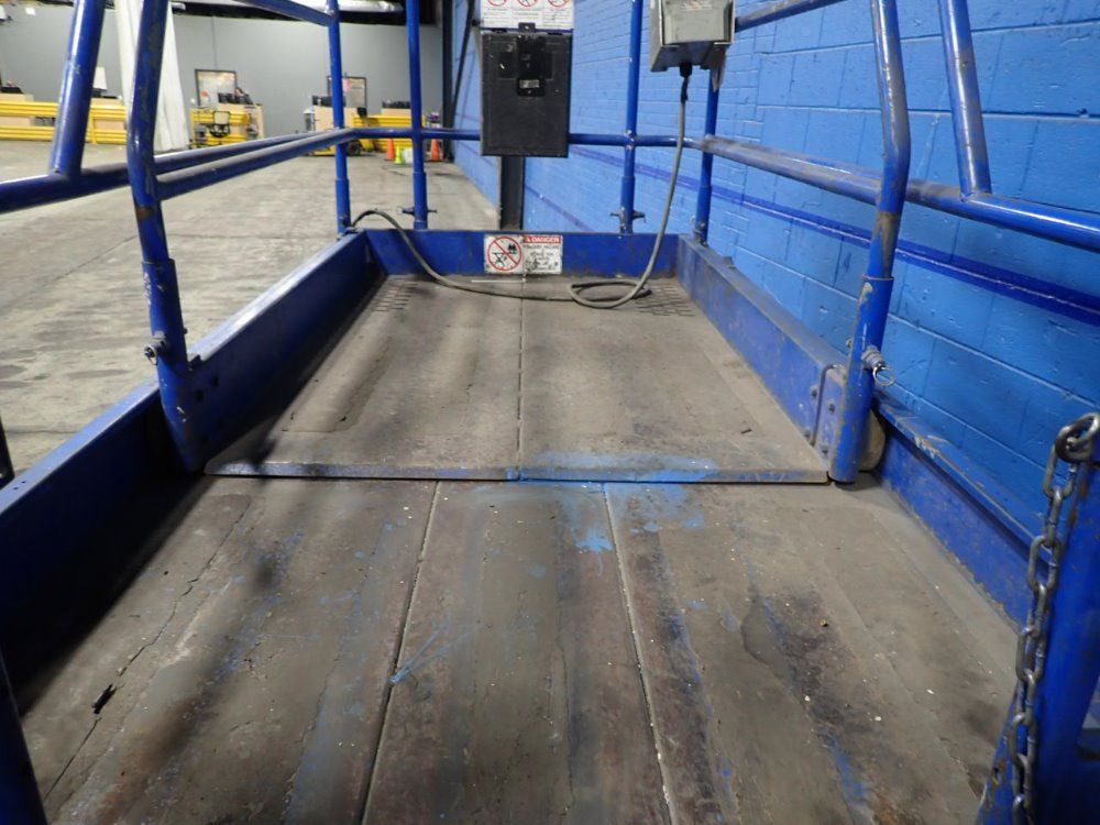 Upright Inc. 1000# Upright Inc. 66100-000/26n Electric Scissor Lift - 66100-000/26n