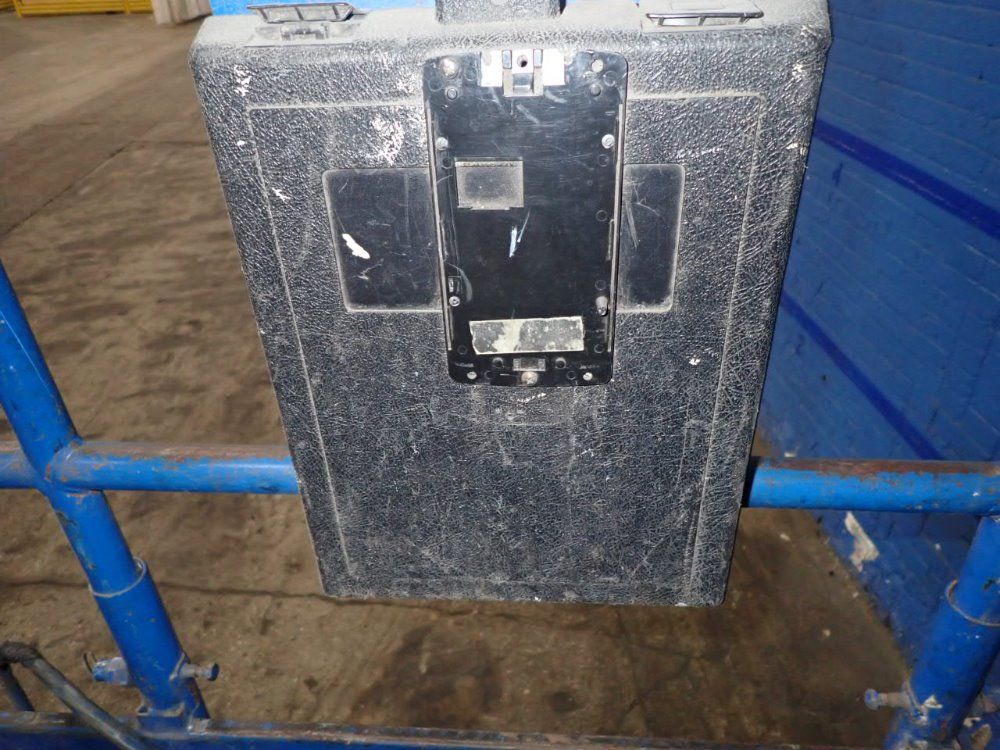 Upright Inc. 1000# Upright Inc. 66100-000/26n Electric Scissor Lift - 66100-000/26n