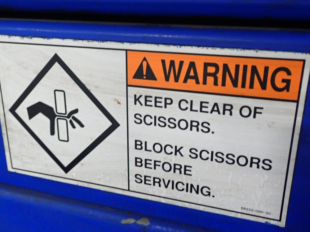 Upright Inc. 1000# Upright Inc. 66100-000/26n Electric Scissor Lift - 66100-000/26n