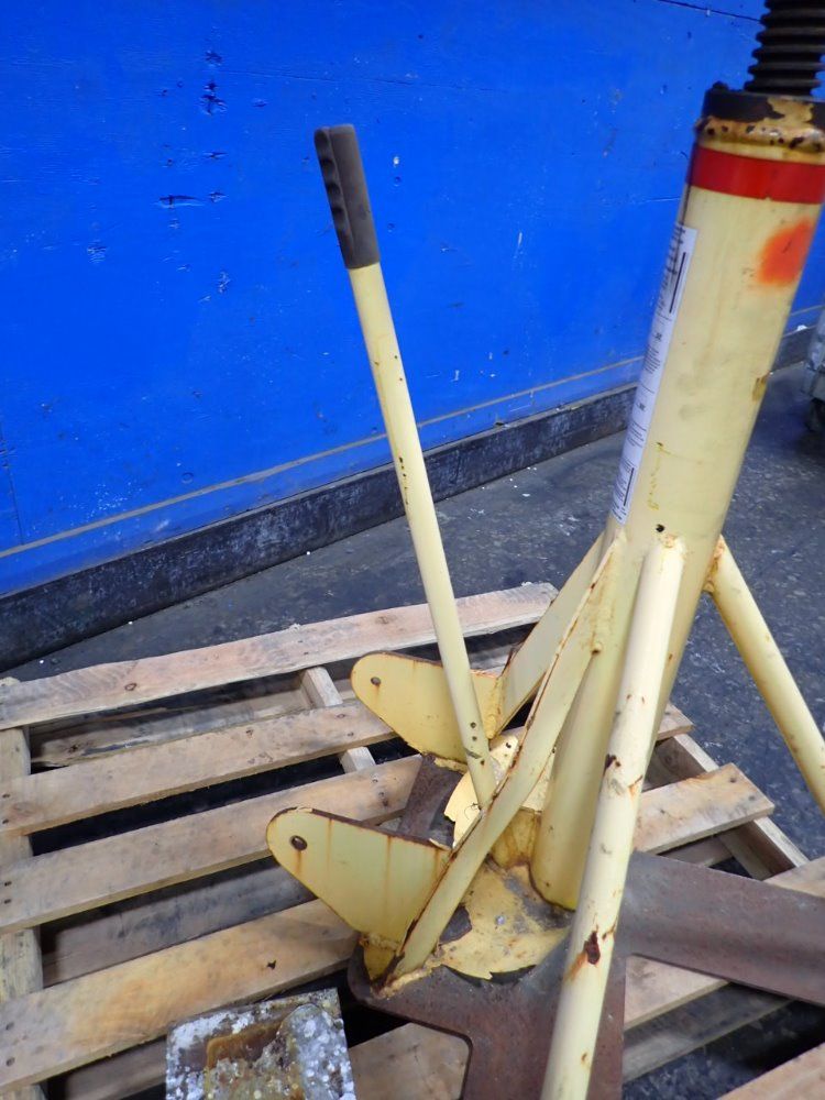 Vestil 100,000 Lbs/40,000 Lbs Trailer Stabilizing Jack