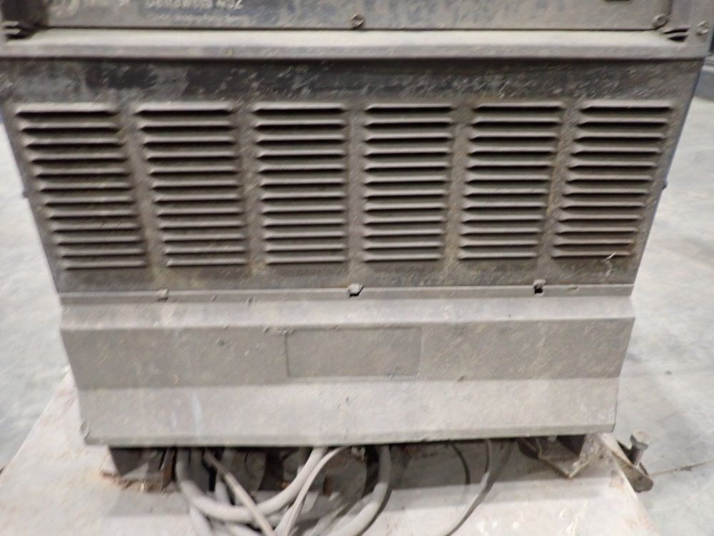 Miller 21.1kw, 72/63/22a Welder - Deltaweld 452