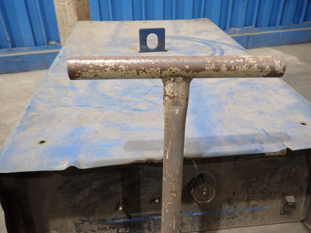 Miller 21.1kw, 72/63/22a Welder - Deltaweld 452