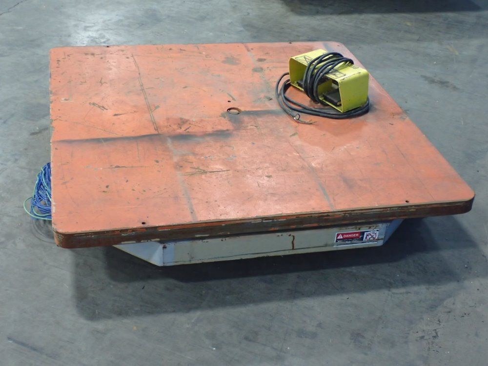 48"x48" Pneumatic Lift Table