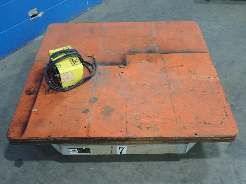 48"x48" Pneumatic Lift Table