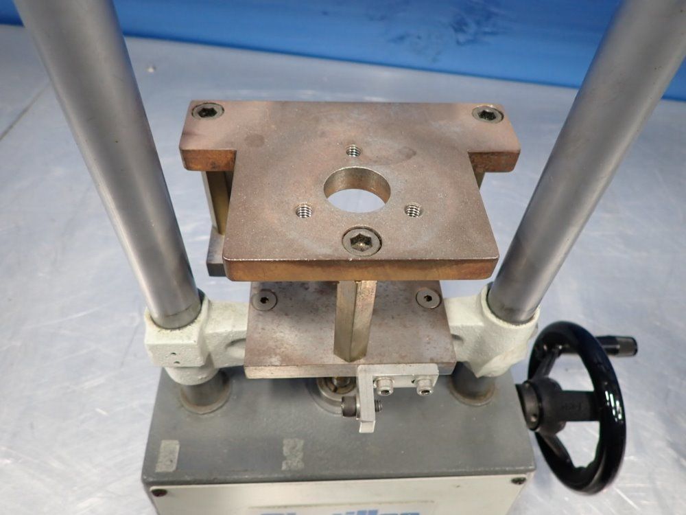 Chatillon 200 X .2lbs Digital Force Scale W/ Stands - Dfis 200