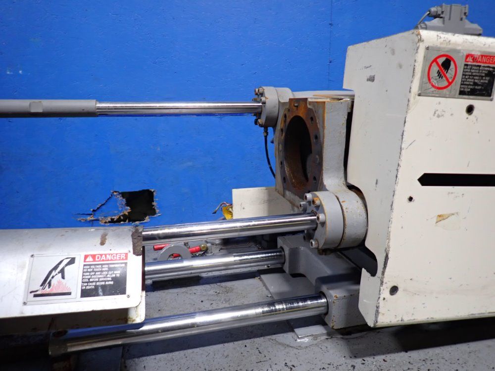 Sumitomo Injection Molder