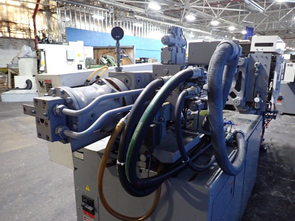 Sumitomo Injection Molder