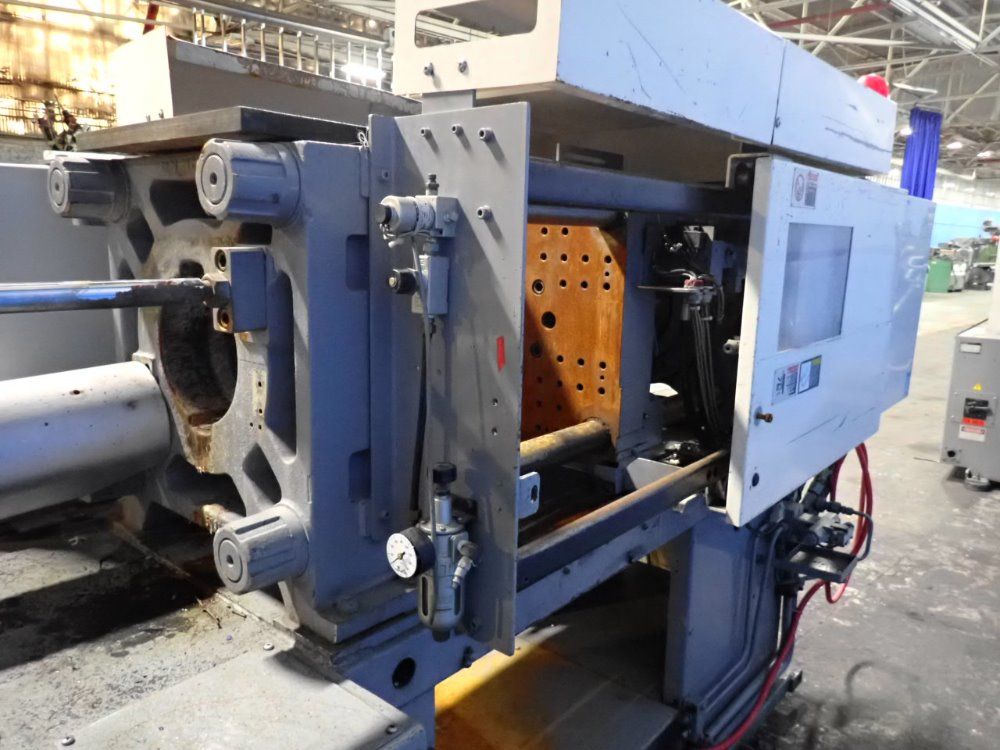 Sumitomo Injection Molder