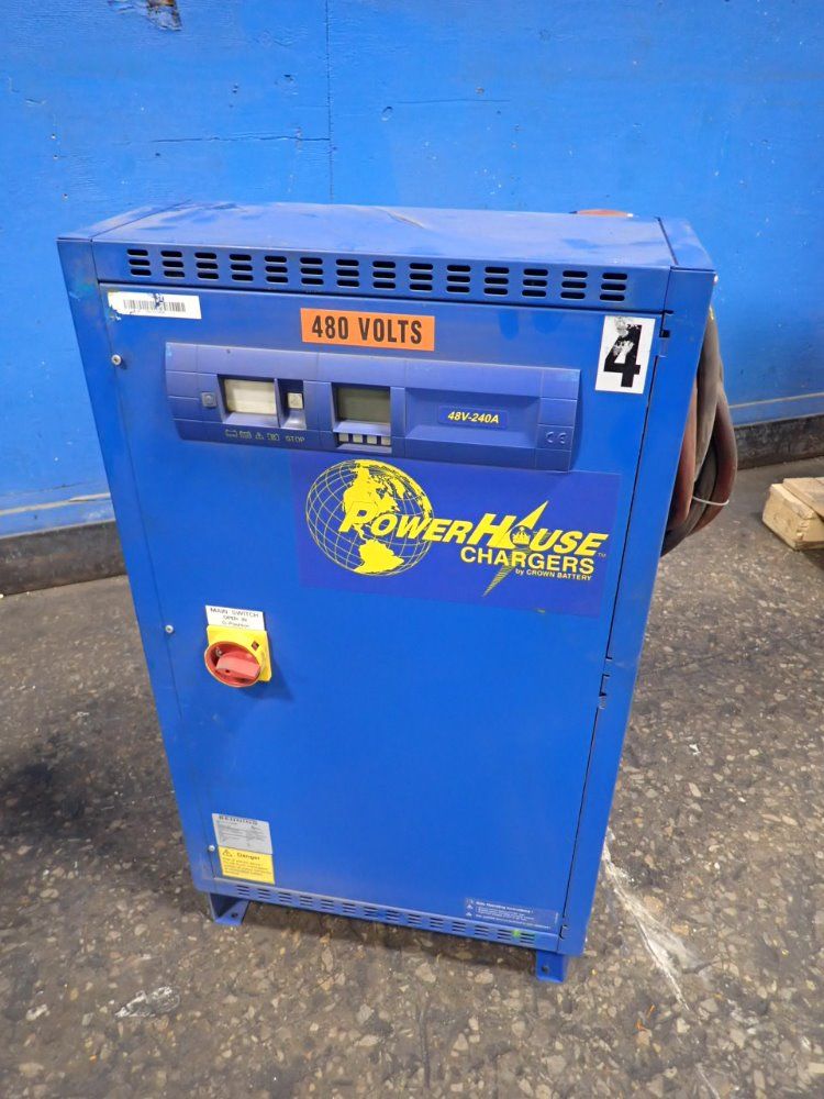 Benning 240 Amps Battery Charger - Cr24hf3-240