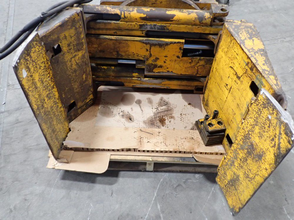 Cascade Clamp Forklift Attachment