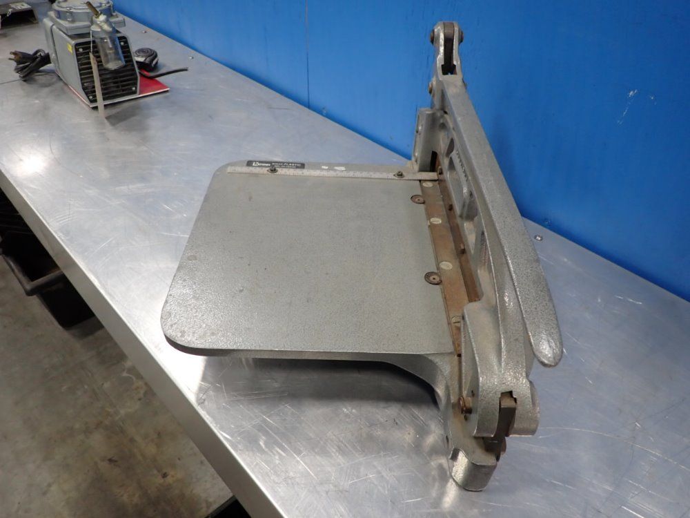 Hermes 14" X 1" Blade, 12"x12" Cutting Surface Guillotine Shear - 25-160-00