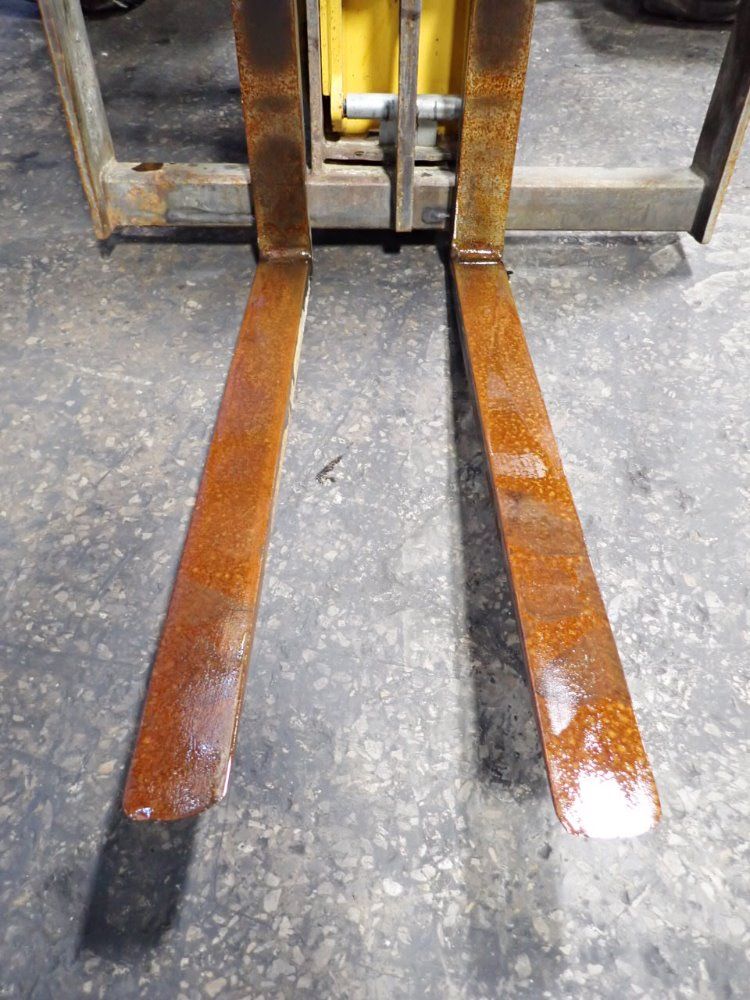 Gehl 6000 Lbs Diesel Forklift - 553