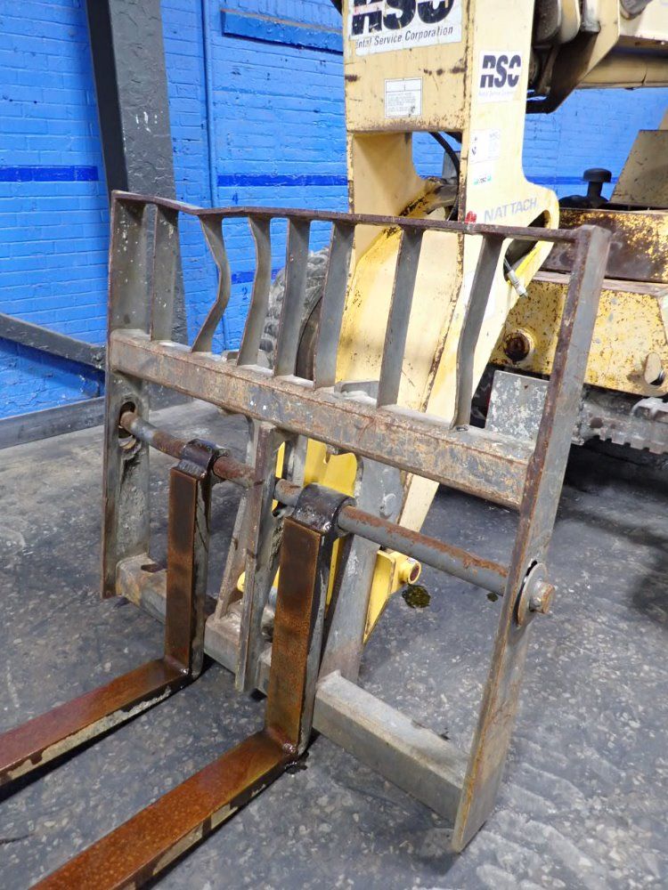 Gehl 6000 Lbs Diesel Forklift - 553