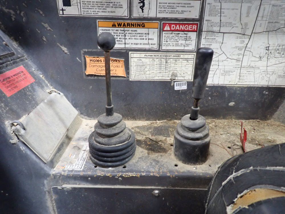 Gehl 6000 Lbs Diesel Forklift - 553