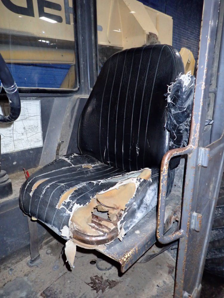 Gehl 6000 Lbs Diesel Forklift - 553