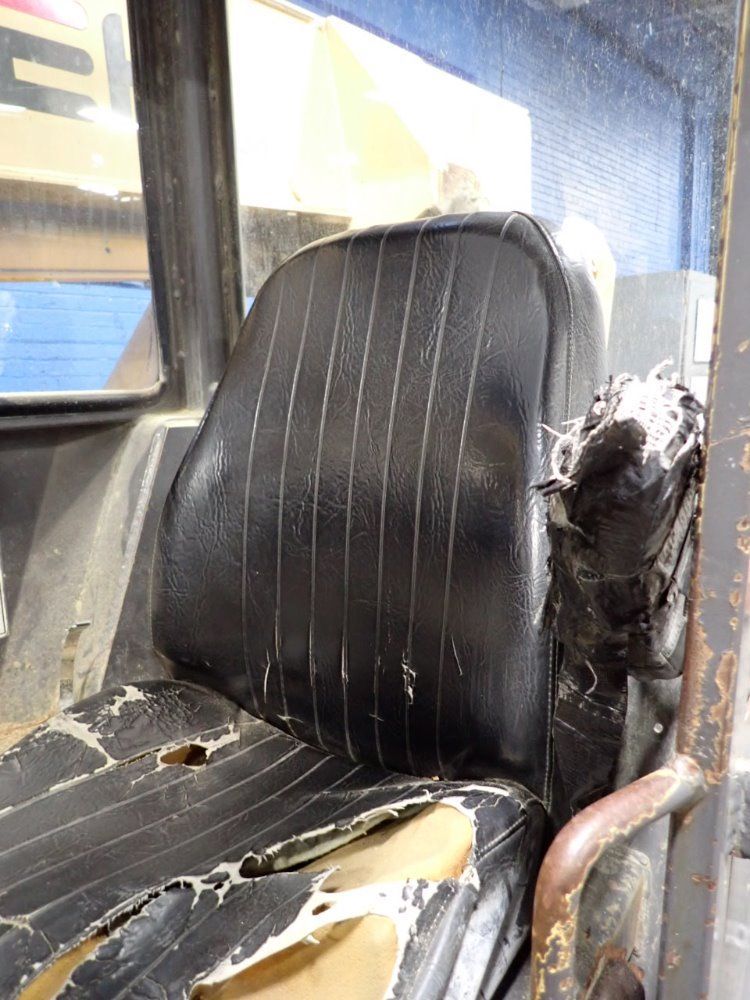 Gehl 6000 Lbs Diesel Forklift - 553