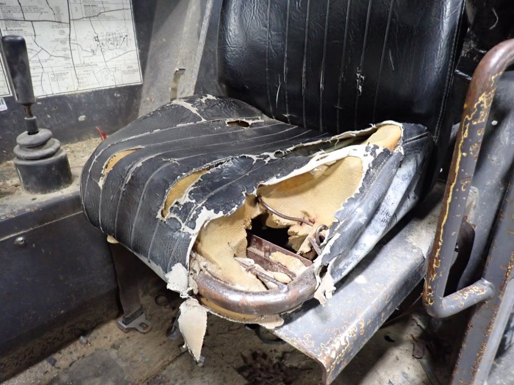 Gehl 6000 Lbs Diesel Forklift - 553