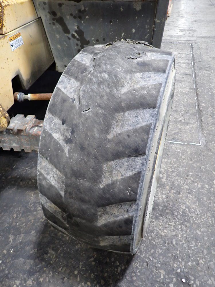 Gehl 6000 Lbs Diesel Forklift - 553