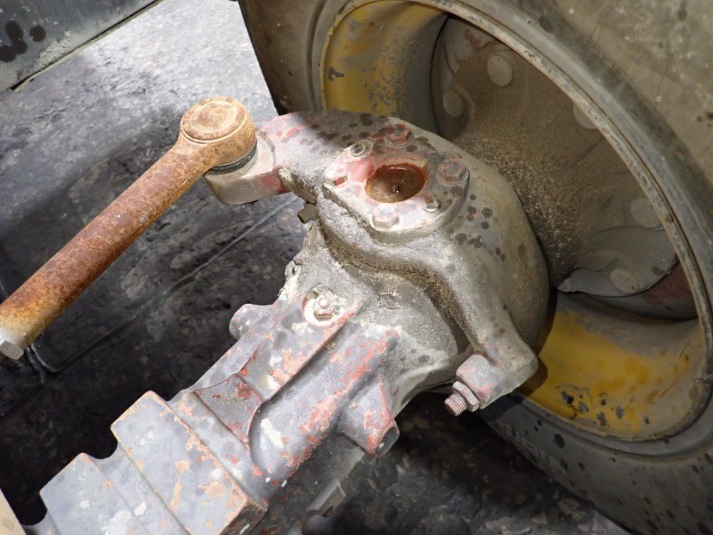 Gehl 6000 Lbs Diesel Forklift - 553