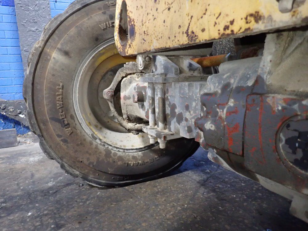 Gehl 6000 Lbs Diesel Forklift - 553