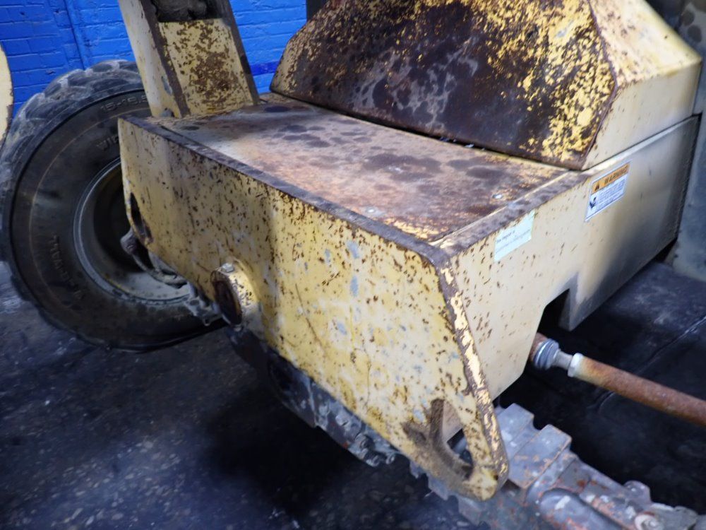 Gehl 6000 Lbs Diesel Forklift - 553