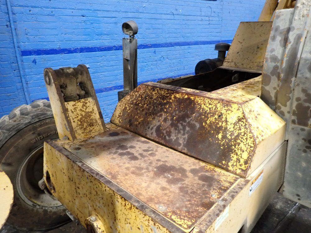 Gehl 6000 Lbs Diesel Forklift - 553