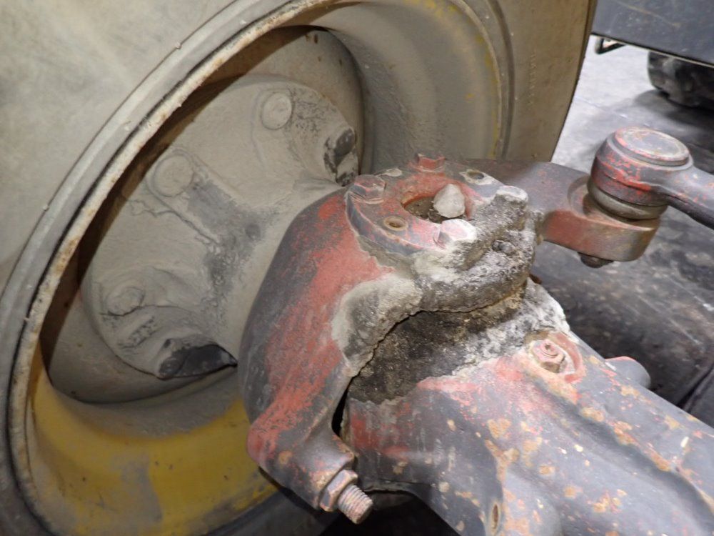 Gehl 6000 Lbs Diesel Forklift - 553