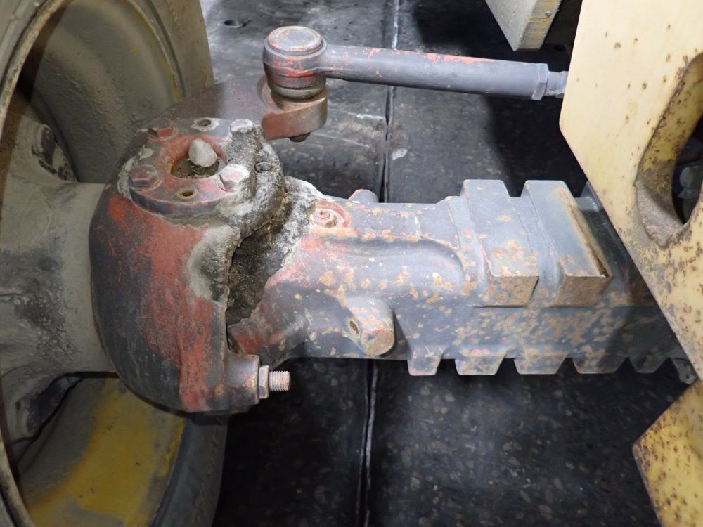 Gehl 6000 Lbs Diesel Forklift - 553