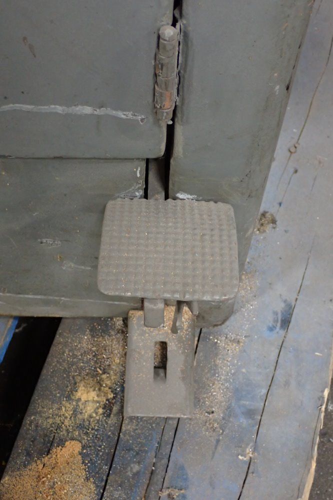 Grob Brothers 18" X 5 1/2" Vertical Band Saw - N518