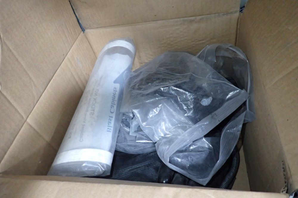 Clemco 74" X 36" X 38" Blast Cabinet - Dbl65s900 Reclaim Wodc