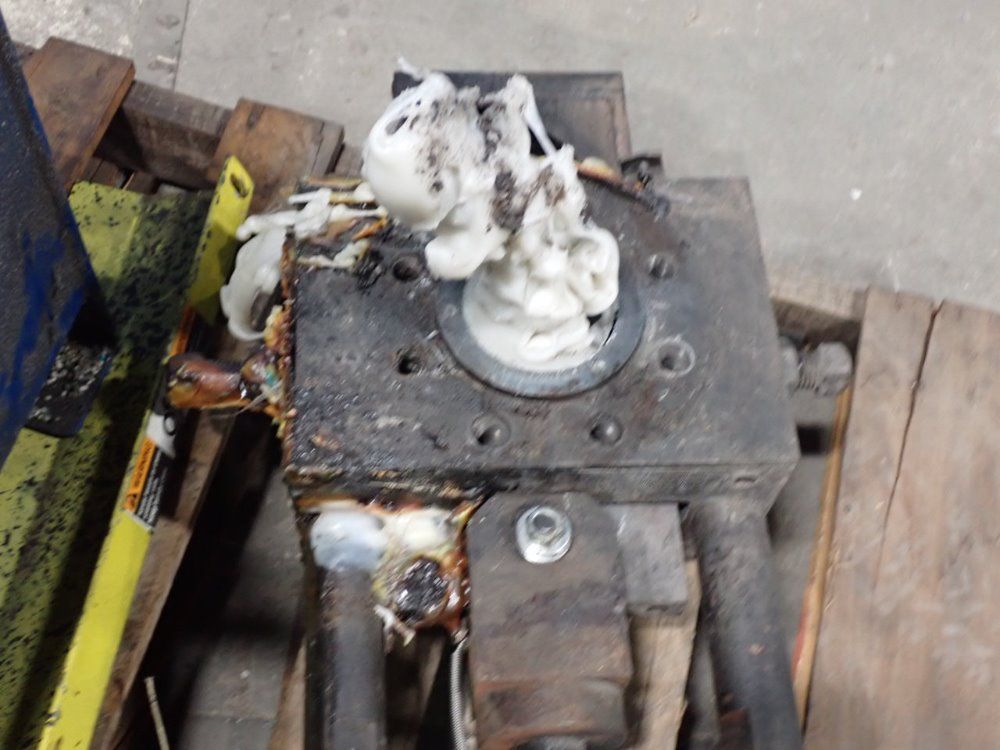 Berlyn 2hp Hydraulic Screen Changer - Bcm-3500