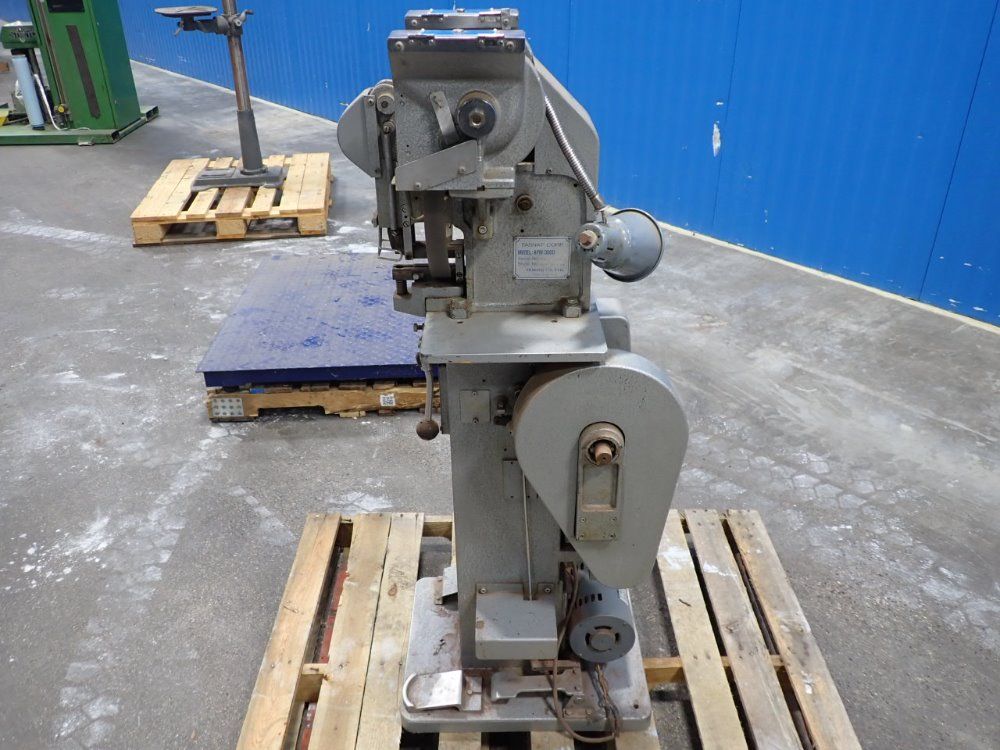 Fasnap 2 1/4" Throat Automatic Fastener Machine - Apm-3000
