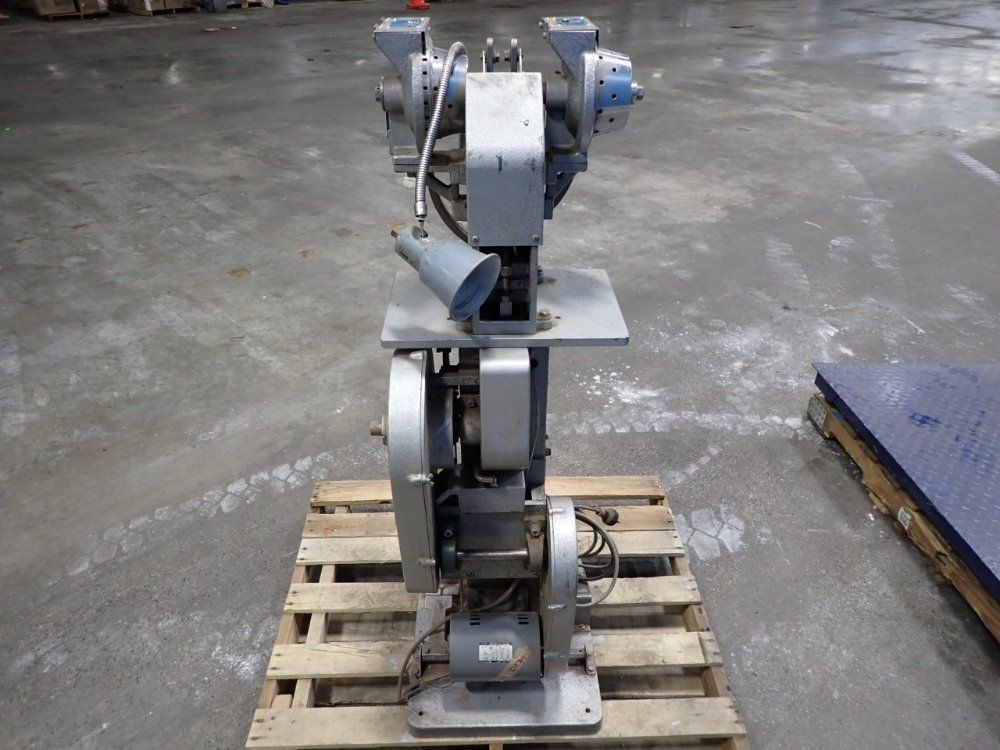 Fasnap 2 1/4" Throat Automatic Fastener Machine - Apm-3000