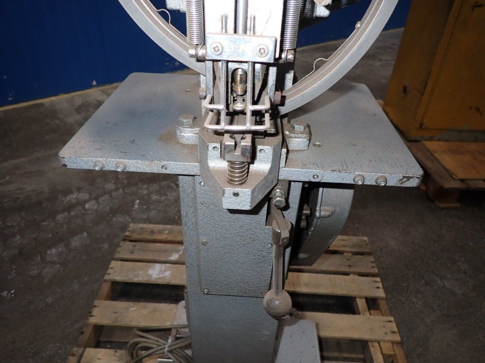 Fasnap 2 1/4" Throat Automatic Fastener Machine - Apm-3000