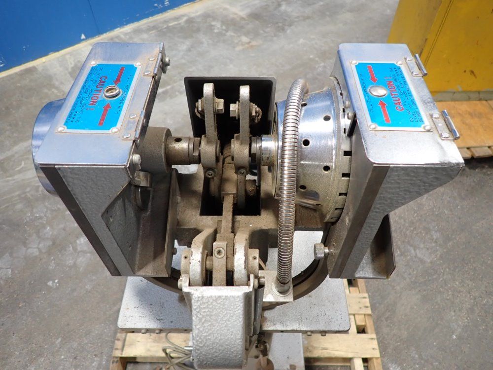 Fasnap 2 1/4" Throat Automatic Fastener Machine - Apm-3000