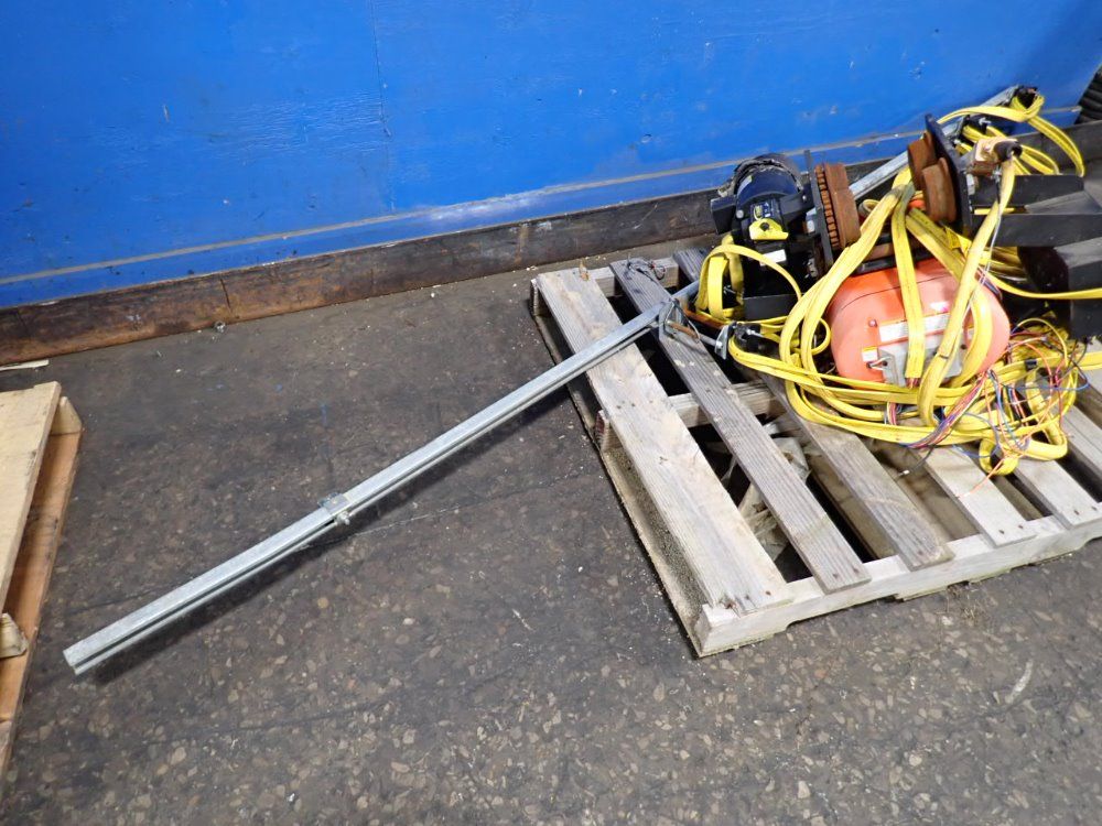 Cm 1/8-2 Tons Chain Hoist - 635